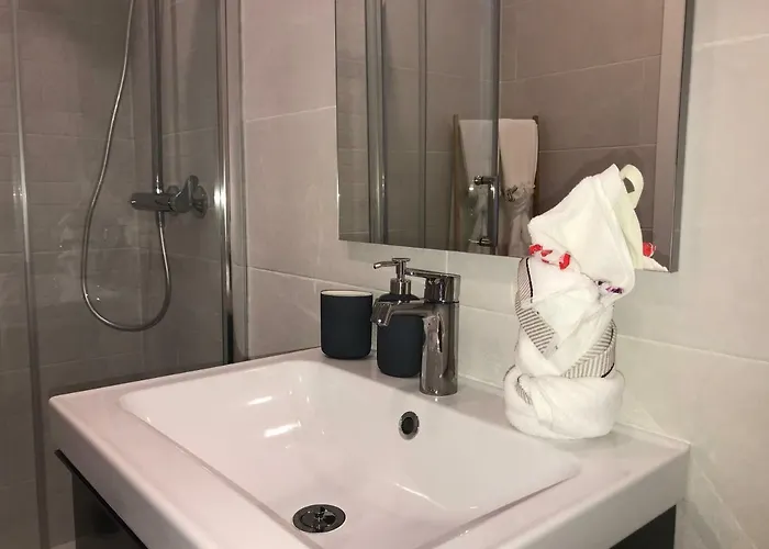 La Perla By Namaste Elite *